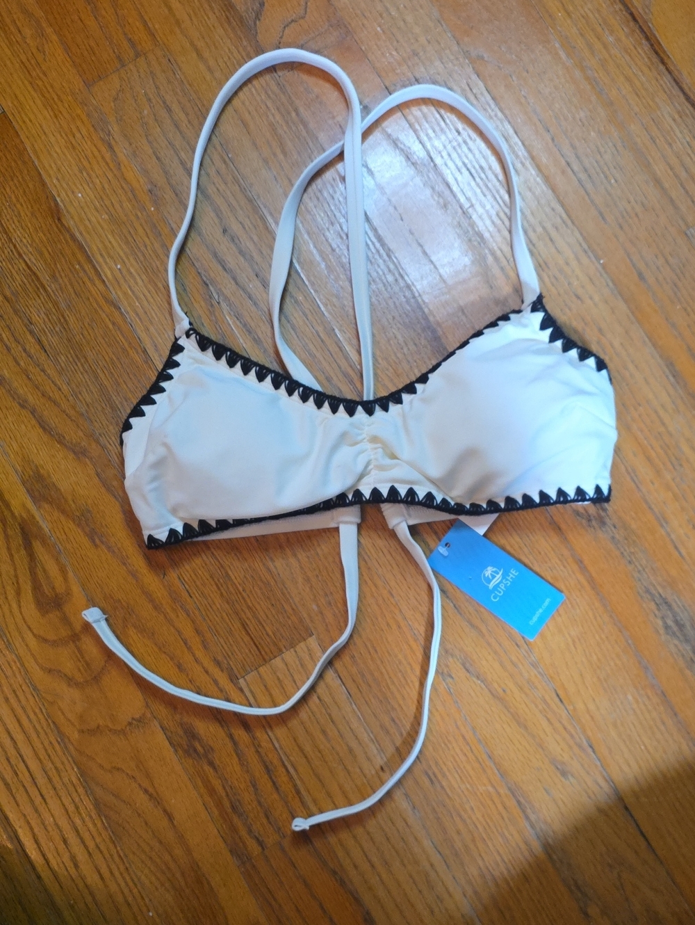 Cupshe White Bikini Top with Black Trim Size M NWT